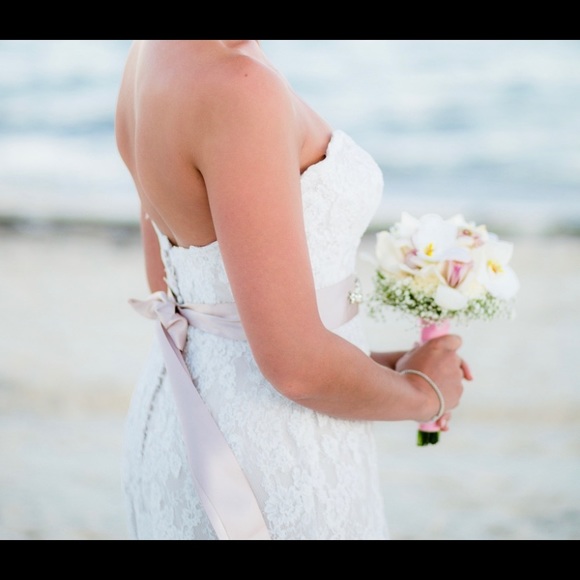 Wedding dress- sweetheart lace gown, Wtoo by Watters 11525 - Picture 3 of 6